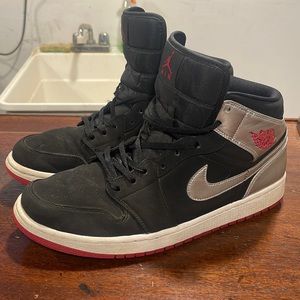 Nike Air Jordan 1 retro mid Johnny Kilroy size 12 no box good condition